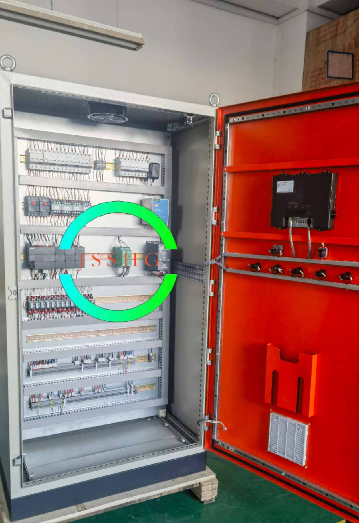 Fully automatic electrolytic saltwater sodium hypochlorite generator